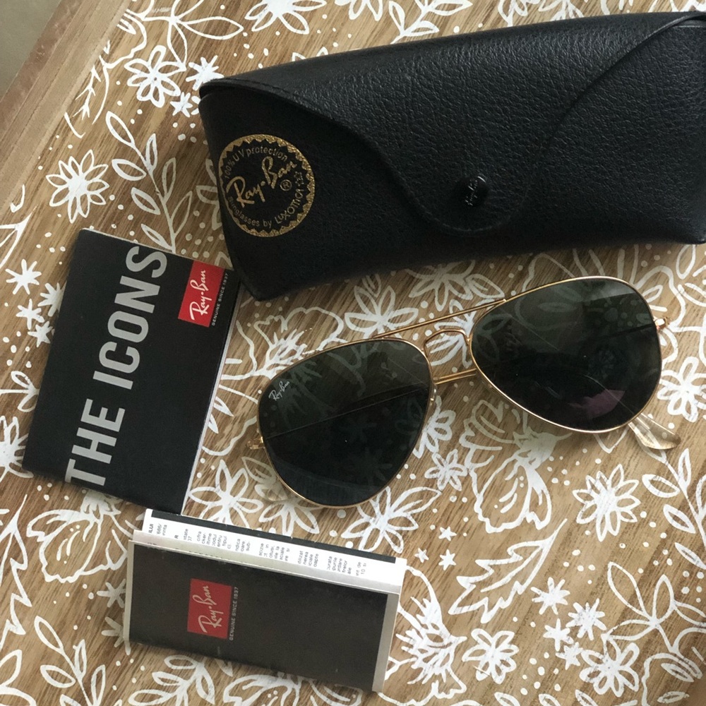 REAL Ray-Ban Aviator Classic with Carrying Case